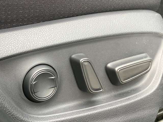 買取直売はメリット多数あり♪通常中古車の流通にかかるマージンを大幅にカット出来るので他社の同年式と比べて大変お得な価格が実現できます♪