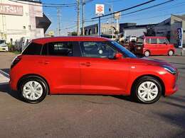 アダクティブクルーズコントロール　シートヒーター　衝突被害軽減ブレーキ搭載