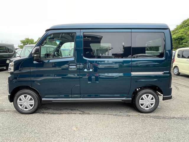 人気の登録済・届出済未使用車やおすすめ中古車を展示中！！各社メーカーの人気の軽自動車・小型車・普通車・大型車まで高須自動車にお任せ下さい！！日々新しい展示車両が続々入荷中です！！