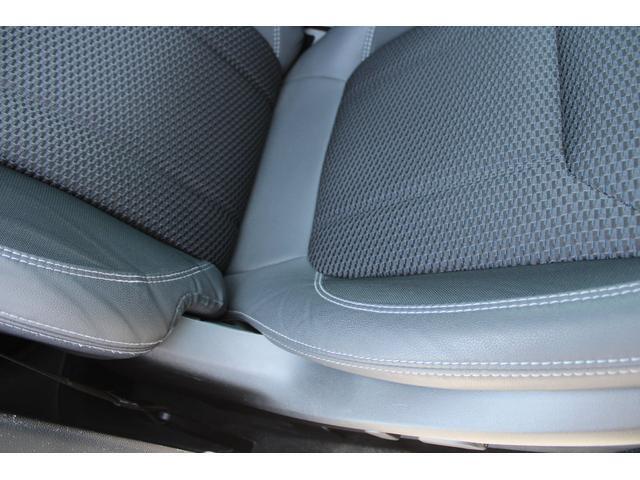 どうしても痛みの出やすい運転席シート右サイド部のアップの写真、ご検討の際の参考にしてください※中古車のため使用感はあります、細かいスレなどが気になるかたは実車での確認がおすすめです
