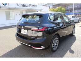BMW認定中古車は、ドイツ本社と同様の教育・訓練を受けたBMW専門のメカニックが100項目以上のポイントを徹底的にチェックし、厳選した車輌のみを販売しております。
