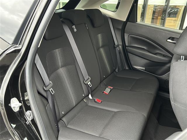 【後部座席】店頭販売もしておりますので、先に在庫が無くなってしまうこともございます。気になる車はまずはお問い合わせください！