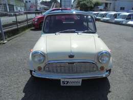 ★OEホワイト全塗装済★オースチンMK-1グリル★CIBIEヘッドライト