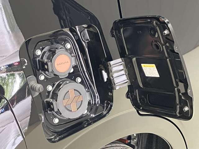 【充電ポート】充電ポートの上部が普通充電、下部が急速充電となります！