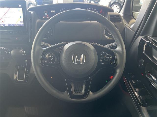 アイドリングストップ・アダプティブクルーズコントロール・ステアリングリモコン・クリアランスソナー・オートブレーキホールド・電子パーキング・左側パワースライドドア・シートヒーター・LEDオートライト 　　→