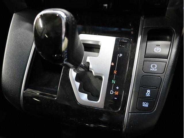 【マニュアルモード付AT】滑らかな変速で快適にドライブできます！