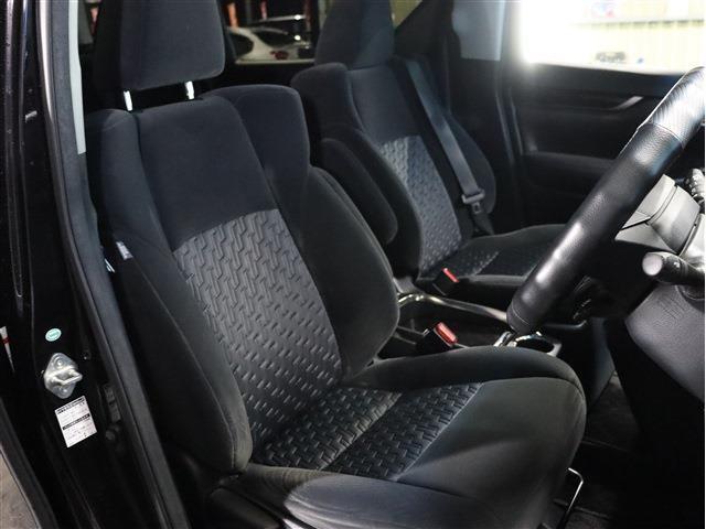 運転席も破れなどなくキレイです。