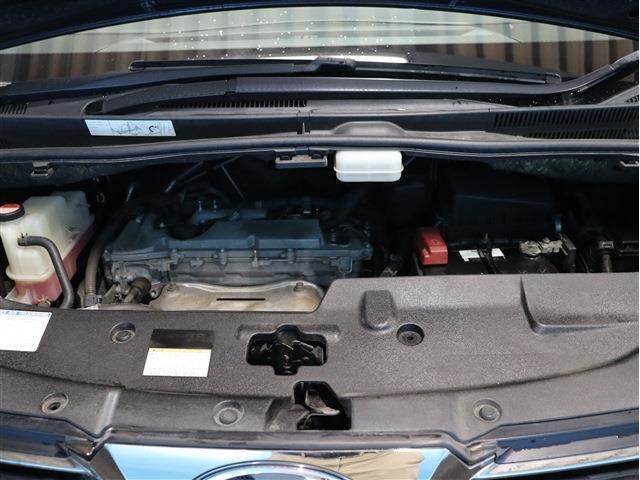 エンジンルームもキレイなお車です♪