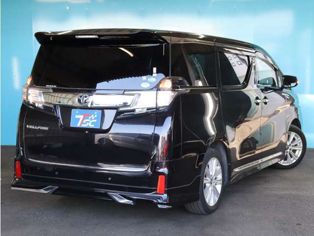 ヴェルファイアのブラックは迫力がありカッコいいですね♪