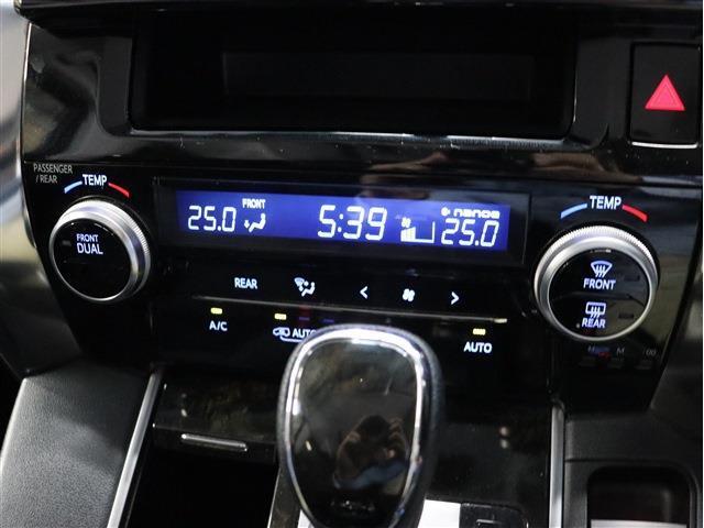 【デュアルオートエアコン】運転席と助手席で温度設定を変更する事ができます♪