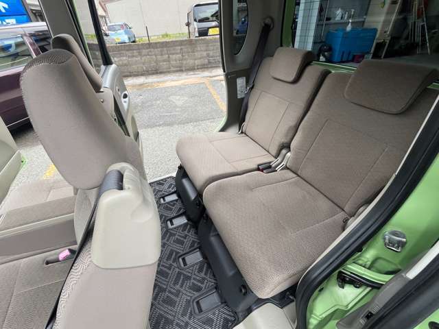 後部座席広いです