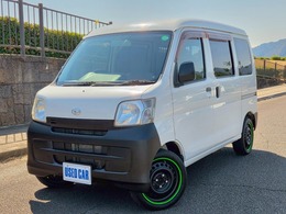 同色バンパーから貨物感をあえて出す前後黒バンパー仕様に！この武骨な貨物感がまたオシャレでカッコいい1台です！