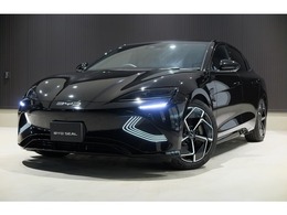 セダンタイプの電気自動車です！