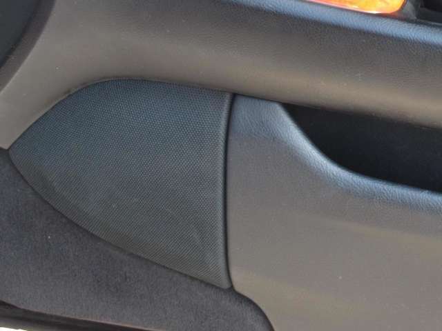 ドアスピーカーは今回すべて交換し、アルパイン製を使いましたので、綺麗な音質で迫力ある音楽をお楽しみいただけます。