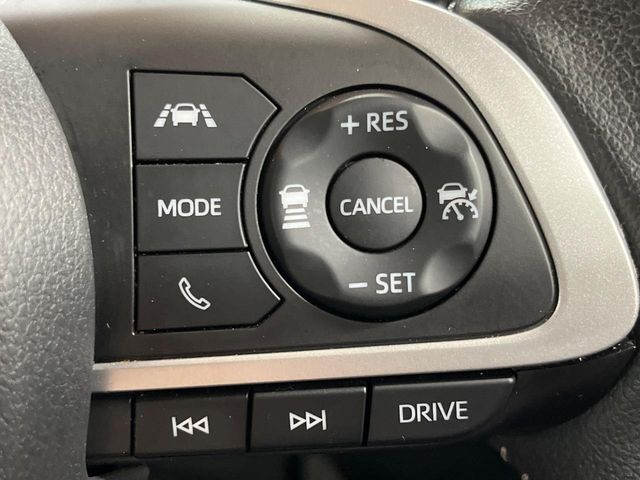 【レーダークルーズコントロール】高速道路での長距離走行が楽に！！自動で速度を保つクルーズコントロールが、衝突軽減システムと連携し、前方の車両を感知して車間を保つように速度調節してくれます！！
