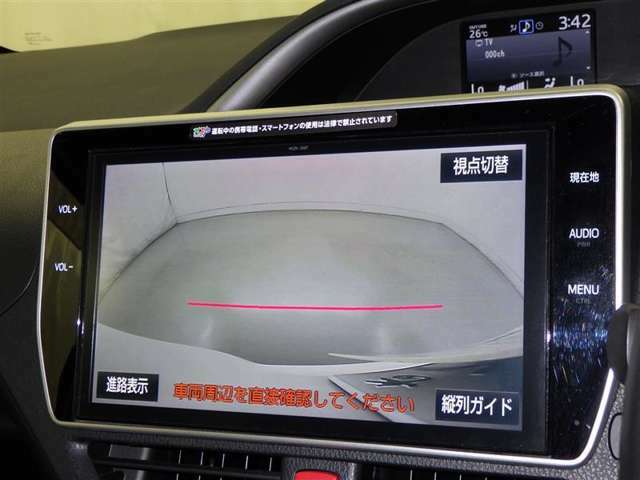 バックモニター搭載で車庫入れ安心！バックする際に後方確認ができて便利です！