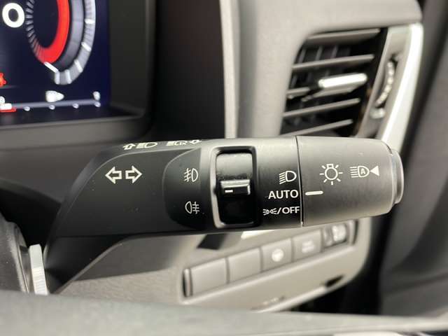 【運転席操作部】快適なドライブを楽しむための機能が装備されています！運転席から触れるので、使いやすいです！除菌プランいれていただくと、さらに清潔で安心していただけます！