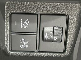 【ホンダセンシング】走行中に前方の車両等を認識し、衝突しそうな時は警報とブレーキで衝突回避と被害軽減をアシスト。より安全にドライブをお楽しみいただけます。