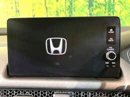 【9インチ　ホンダコネクトディスプレイ】視認性の高い大画面ディスプレイでナビの使用や、お持ちのスマートフォンと連携したbluetoothでの音楽再生が可能です♪