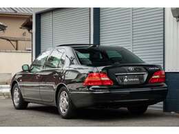 希少なダークグリーンマイカのボディは、全体的に大変きれいな状態です。