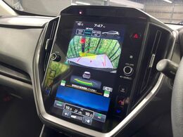 【バックカメラ】駐車時に後方がリアルタイム映像で確認できます。大型商業施設や立体駐車場での駐車時や、夜間のバック時に大活躍！運転スキルに関わらず、今や必須となった装備のひとつです！