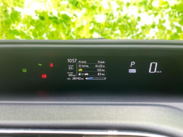 WECARSの展示場では実際に見て、触ってお車をお選びいただけます！知識の豊富な営業スタッフが様々なカーライフをご提案いたします！