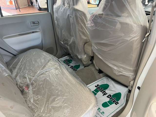 店内はもちろん、展示車も定期的に除菌・換気を行っております。ライブ商談にてご自宅に居ながら商談をすることもできますので、お気軽にお問い合わせ、ご来店くださいませ♪