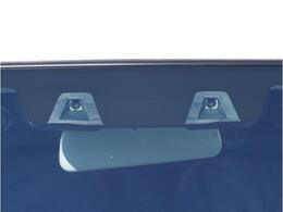 【デュアルカメラブレーキサポート】2つのカメラが前方の歩行者やクルマを検知し、衝突事故時の被害を軽減します。