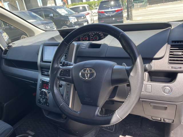 運転席まわりもきれいです