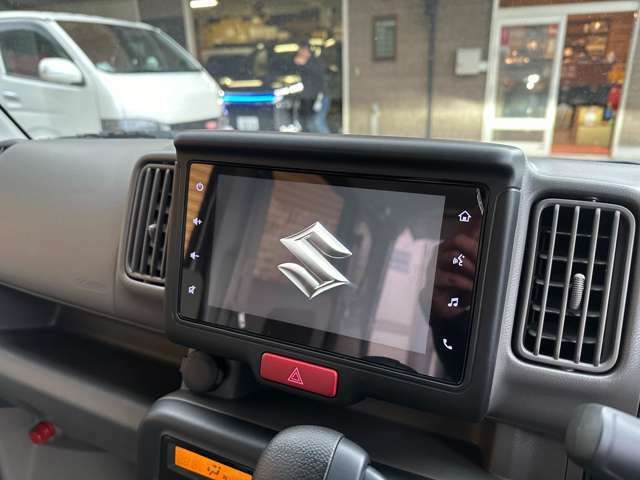 掲載車両はメーカーオプションのバックアイカメラ付ディスプレイオーディオ装着車両となります　Bluetooth付きですので音楽も聴けます　有線でカープレイ対応です