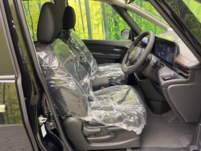 もちろん車内はキレイです♪よりクリーンな状態をキープしたいお客様には『ナノゾーンコート』がおすすめ！新型コロナウイルス対策や、除菌・消臭に効果を発揮し多くの方にご好評いただいております。