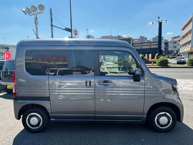 ☆キッズコーナー完備☆お子様連れの方でもゆったりとお車をご覧いただけます♪ご家族みんなで遊びに来てください☆