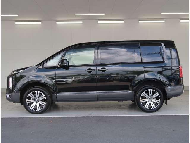 『点検整備付販売』です。また、「エンジンオイル」「オイルフィルター」「ワイパーゴム」を交換致します。