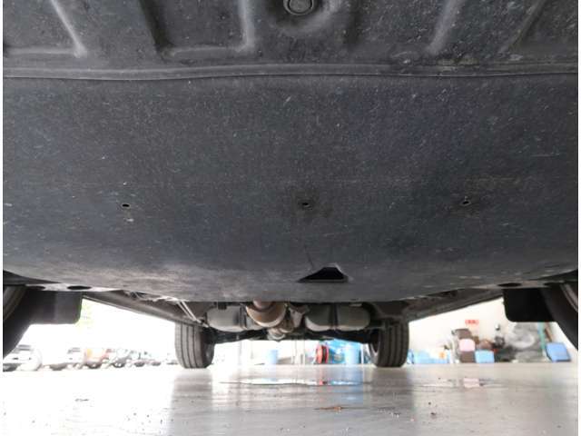 下取車はございますでしょうか？お客様の大切なお車を心を込めて査定させて頂きます。お車の査定につきましても、スタッフまでお気軽にお申し付けください。