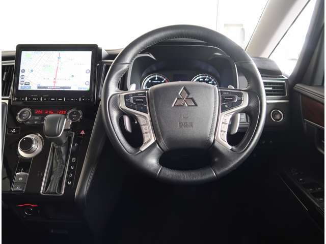 ご納車前には、弊社のメカニックがしっかりと点検・整備をさせて頂きます。