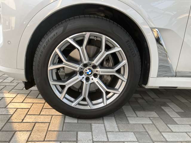 このお車は【浦和美園支店】に展示中です！ご来場、お問い合わせをスタッフ一同お待ちしております。＜住所＞埼玉県さいたま市緑区美園6-11-1　＜TEL＞048-812-2525