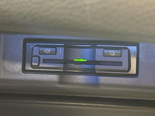 【ETC】高速道路の料金所をストレスなく通過！話題のスポットやサービスエリアに多い「スマートIC」利用時は必須のアイテムです。当店でセットアップを実施、ご納車当日からすぐにご利用いただけます！