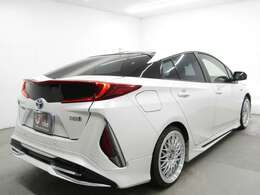 黒本革調シート・11.6インチナビ・360度全周囲カメラ・ドラレコ・AC電源・ブラインドスポットモニタ・ロードサインアシスト・先行車発進通知・Pサポートブレーキ・セーフティセンスPKG等、装備多彩です