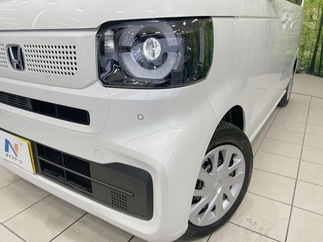 【LEDヘッドライト】悪天候や夜間走行時も良好な視界を確保し安心して運転できる高輝度LEDヘッドライトを装備！点灯速度が早く、消費電力も抑えられています。