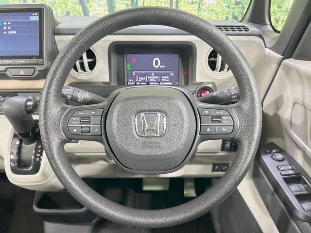 ステアリングも使用感が少なく、きれいな状態となっております♪