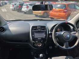 運転席まわりです。細かいオプションなど、気になるところがあればお気軽にメールやお電話等でお問合せください。