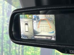【アラウンドビューモニター】専用のカメラにより、上から見下ろしたような視点で360度クルマの周囲を確認することができます☆死角部分も確認しやすく、狭い場所での切り返しや駐車もスムーズに行えます。