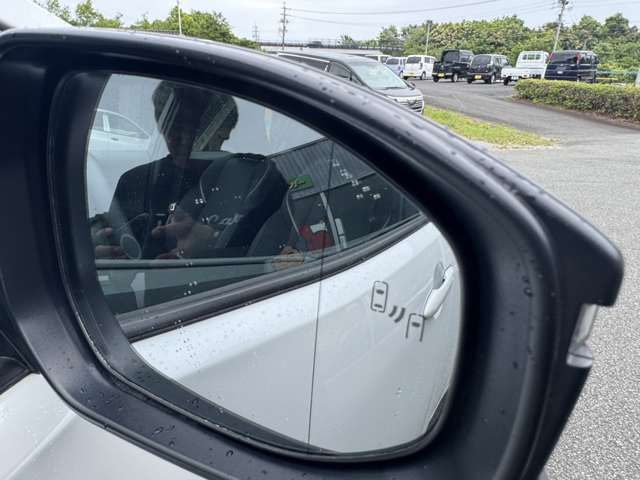 ◆ブラインドスポットモニタリング（BSM）　【後方から接近してくる車両を表示や警告音で運転者にお知らせし、後方確認を支援するシステムです♪】★