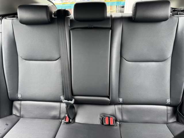 ■高年式車なのでシート汚れ、スレ無し♪
