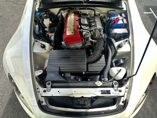 【F22C】型2.2L　NAエンジンを搭載！低速から力ずよく走れるトルクと、高回転まで気持ちよく回る爽快感を両立し、街乗りのしやすさとスポーツカーらしい刺激を楽しめるエンジンです！
