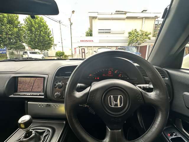 【1台限り】ご覧いただいている車両は1台限りの在庫となっております。まずは右下赤いボタン「トークでお問い合わせ」より在庫確認と見積もり依頼を！