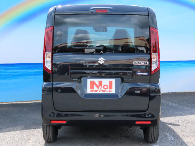 ゴールドプランは1年間の保証で走行距離は無制限となります！エアコン、パワーウィンドウ、オーディオ等、消耗品以外は保証の対象で、安心のカーライフをお約束！さらに1年間のオイル交換無料の特典もついてきます！