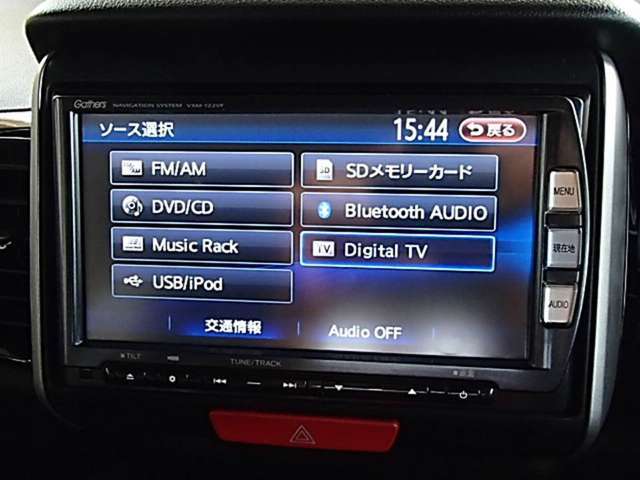 メモリーナビ搭載！！　使いやすくて多機能タイプ。TV　DVD　BTオーディオ　SD　CD　AM/FMラジオ♪