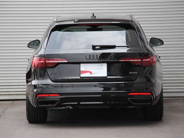 アウディ A4アバント Sライン コンペティション プラス