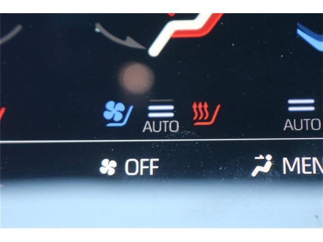 シートエアコン・ヒーター付きとなってますので、環境に合わせて運転をより快適にしてくれるおすすめの装備です！